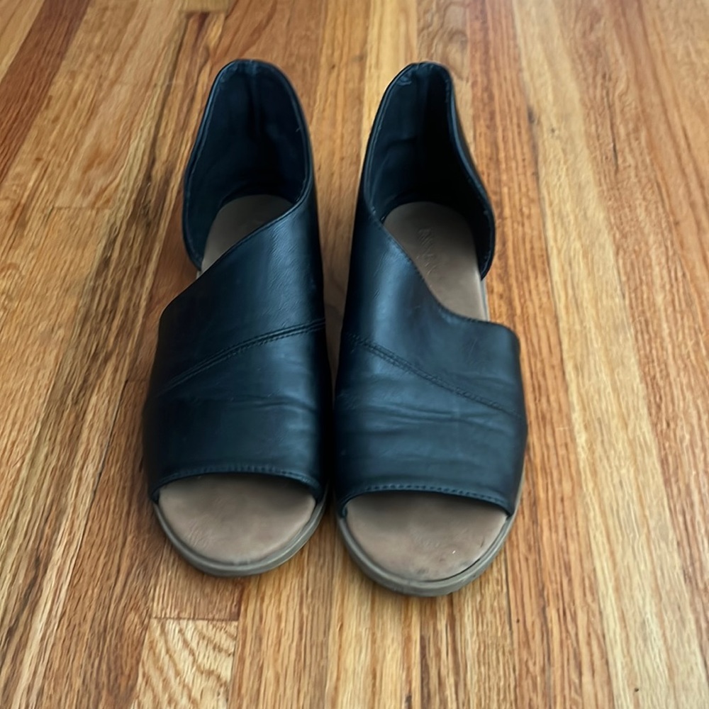 Bamboo sandals size 8